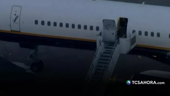 Nicolás Maduro y su esposa aterrizan en Nueva York Nicolás Maduro y su esposa, Cilia Flores, aterrizaron en Nueva York y permanecerán bajo custodia federal.