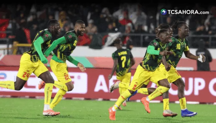 Senegal y Mali avanzan a los cuartos de final en Copa Africana Las selecciones de Senegal y Mali se convirtieron en las primeras en clasificar a los cuartos de final de la Copa Africana de Naciones.