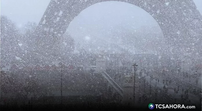Cinco personas murieron en Francia tras una intensa nevada que afectó el funcionamiento de aeropuertos, trenes y vehículos.