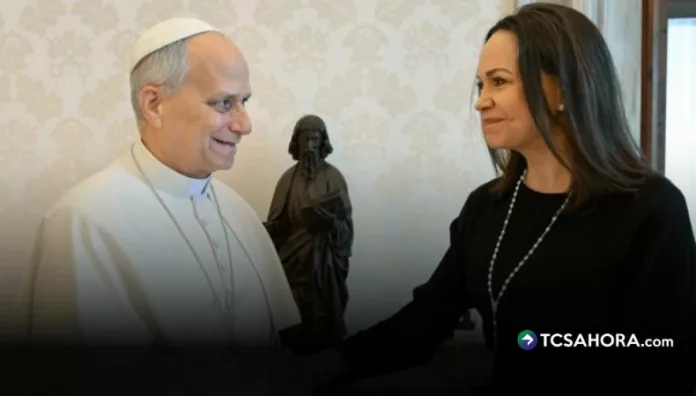 El papa León XIV se reúne con María Corina Machado en el Vaticano El papa León XIV recibió este lunes en el Vaticano a la líder opositora venezolana y Nobel de la Paz, María Corina Machado, en una reunión privada.