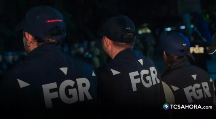 La FGR ordenó la captura de siete personas acusadas de desfalcar a una institución financiera de la zona oriental del país.