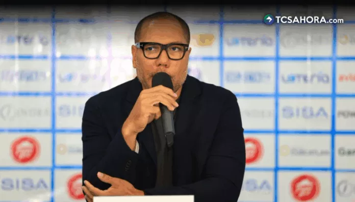 ¿Habrá VAR en el fútbol salvadoreño? Yamil Bukele lo revela Yamil Bukele dio a conocer la posibilidad de la implementación del VAR en el fútbol salvadoreño como parte de su Plan Maestro.