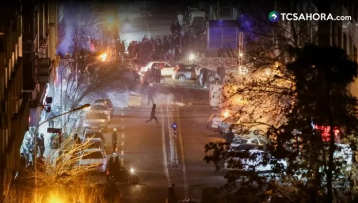 Estados Unidos sanciona a funcionarios y redes bancarias iraníes Estados Unidos anunció las sanciones a funcionarios a los que acusa de