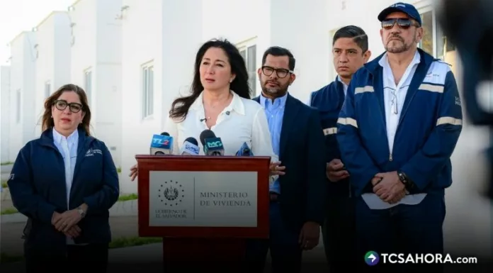 La ministra de Vivienda aseguró que la empresa que construyó Ciudad Marsella contaba con permisos, pero fue negligente.