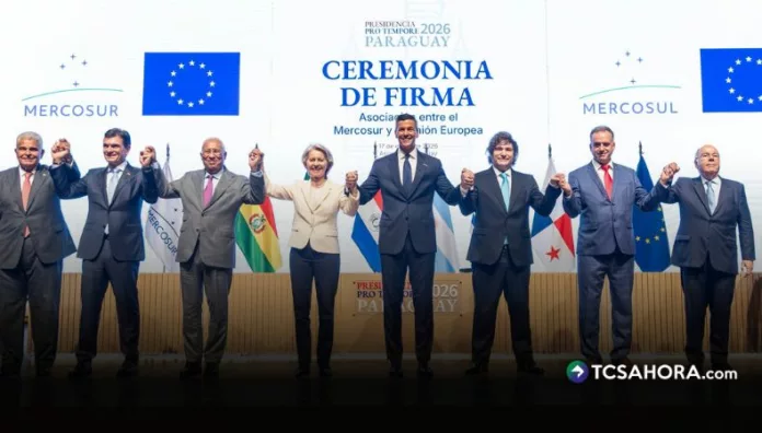 Union Europea y Mercosur firman acuerdo historico de libre comercio Tras más de 25 años de negociaciones, la Unión Europea y el Mercosur firmaron un acuerdo histórico de libre comercio.