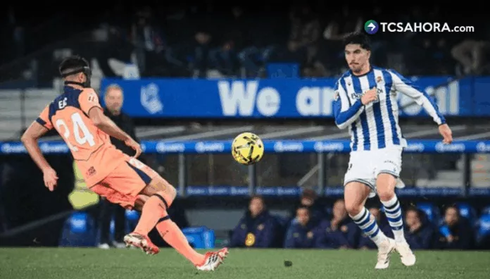 Barcelona pierde en partido marcado por la polémica ante la Real Sociedad El Barcelona cayó en su visita a la Real Sociedad en un encuentro marcado por la polémica en el campeonato español.