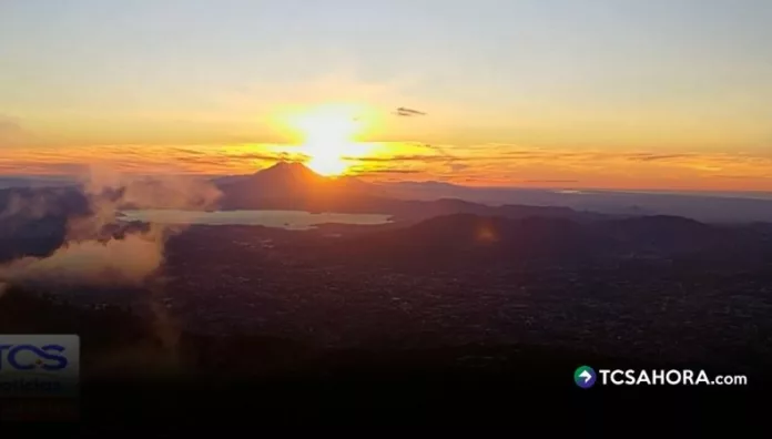 Mucho calor en el día, pero muy fresco por la noche y madrugada Siguen los vientos nortes con ráfagas de hasta 70 km/h., pero irán disminuyendo. Hoy hará calor, pero estará fresco en la noche y madrugada.