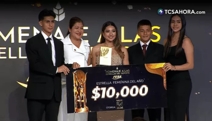 Ivonne Nóchez y Herbert Aceituno son las Estrellas del Año 2025 en la Espiga Dorada Los atletas de Patinaje y Parapowerlifting fueron elegidos las estrellas del año en la gala 36 de la Espiga Dorada de FESA.