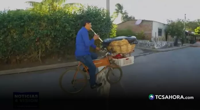 El distrito de El Porvenir, en Santa Ana Oeste, despierta con el sonido de la flauta que acompaña al panadero en su recorrido.