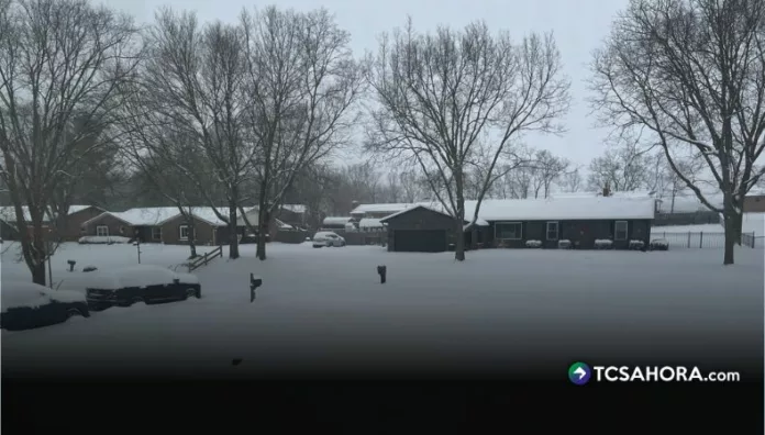 Tormenta invernal deja a más de 900 mil personas sin electricidad en Estados Unidos Una intensa tormenta invernal mantiene en aumento los cortes de energía y las cancelaciones de vuelos en Estados Unidos.
