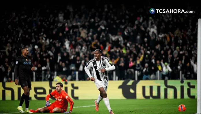 Juventus vuelve a la senda de la victoria goleando al Napoli La Juventus de Turín volvió a ganar tras golear al Napoli y quedó a un punto del