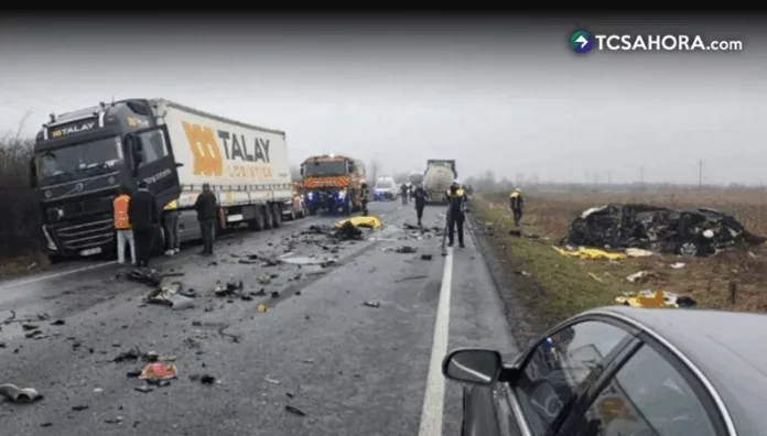 Mueren siete aficionados del PAOK en accidente de tránsito
