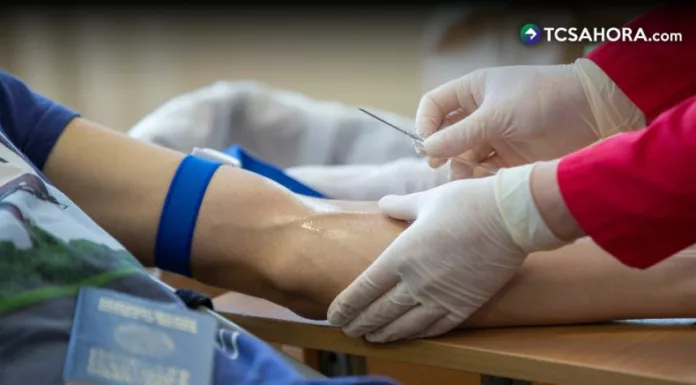 La lepra es una enfermedad causada por la bacteria Mycobacterium leprae, conocida también como bacilo de Hansen.