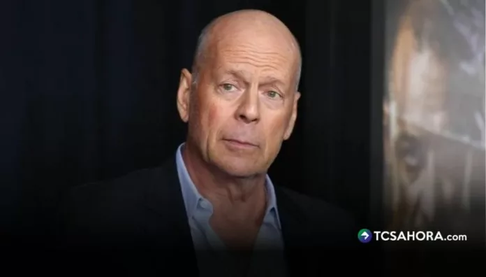 Esposa de Bruce Willis revela que el actor no sabe que padece demencia Emma Heming afirmó que Bruce Willis desconoce la dimensión de su diagnóstico por una condición neurológica. “El cerebro está cambiando”, explicó al hablar sobre cómo vive hoy el actor.