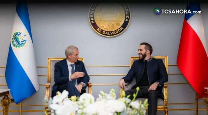 El presidente Nayib Bukele se reunió esta tarde con el mandatario electo de Chile, José Antonio Kast en Casa Presidencial.