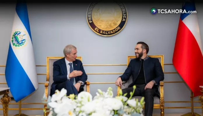 Presidente Bukele recibe al mandatario electo chileno, José Antonio Kast El presidente Nayib Bukele se reunió esta tarde con el mandatario electo de Chile, José Antonio Kast en Casa Presidencial.