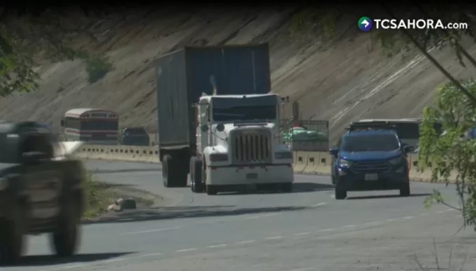 Un error al conducir en curvas cerradas puede desencadenar derrapes, pérdida de frenos o incluso la invasión del carril contrario.