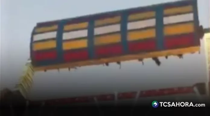 El colapso de un juego mecánico en la India dejó una persona fallecida y 13 lesionados con heridas graves y leves.