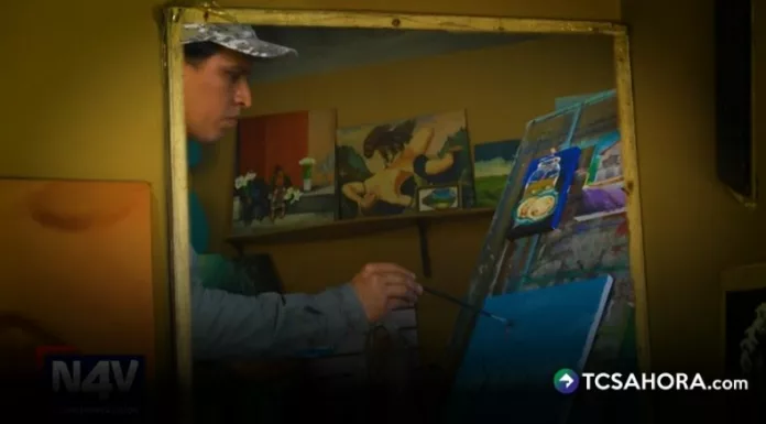 El “Shamán” es un artista plástico que convierte las tradiciones del distrito de Olocuilta en pinturas realistas.