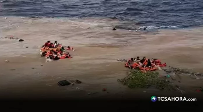 El naufragio de una embarcación con 80 pasajeros en el río Amazonas dejó dos fallecidos y siete personas desaparecidas.