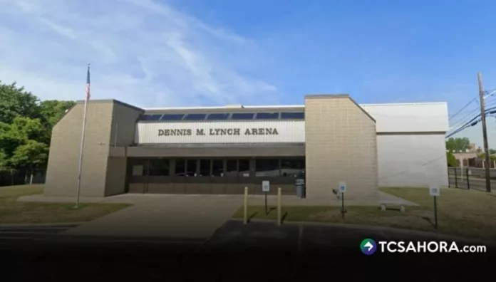 Tiroteo en partido de hockey en Estados Unidos deja al menos dos fallecidos Al menos dos personas fallecieron y varias resultaron heridas en un tiroteo registrado durante un partido de hockey en Estados Unidos.