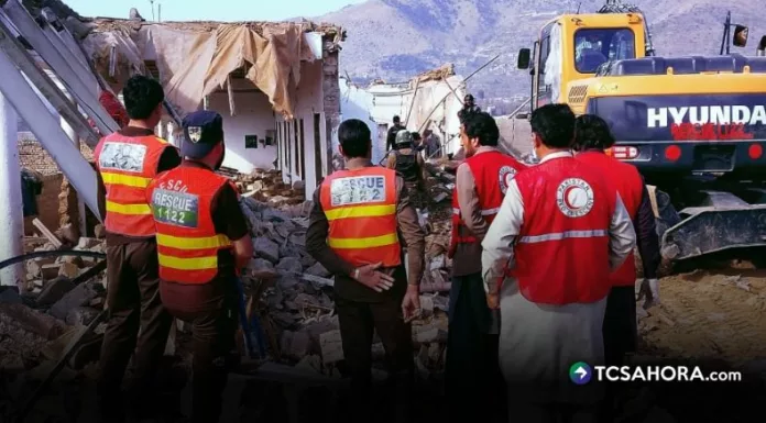 Un ataque suicida contra un puesto de control en el distrito de Bajaur, en Pakistán, dejó al menos 24 fallecidos, entre ellos una menor y once soldados.