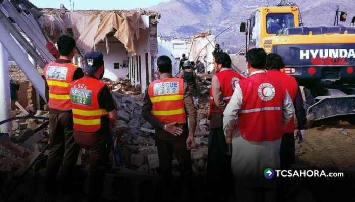 Un ataque suicida contra un puesto de control en el distrito de Bajaur, en Pakistán, dejó al menos 24 fallecidos, entre ellos una menor y once soldados.