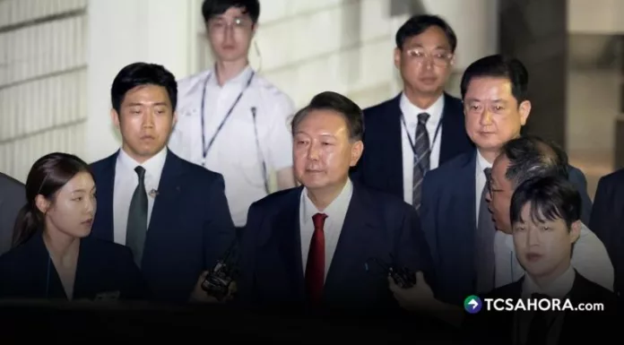 Un tribunal de Seúl impuso cadena perpetua al expresidente Yoon Suk Yeol por insurrección, al considerar ilegal su declaración de la ley marcial en diciembre de 2024.