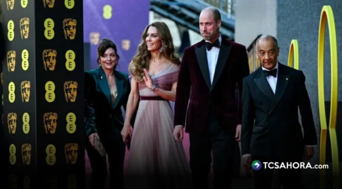 Los príncipes de Gales llegaron a la gala sin figurar en la agenda oficial. Su presencia se dio en medio de una semana delicada para la familia real británica.