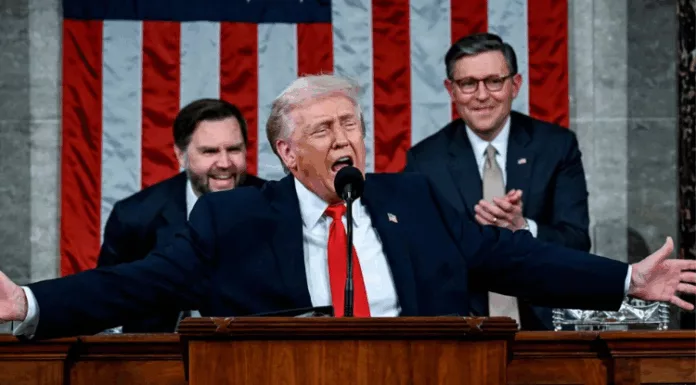 En su discurso, el presidente Trump detalló varios éxitos de su segundo mandato, pero las encuestas revelan que es desaprobado por los estadounidenses.