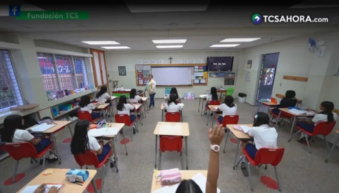 La iniciativa destaca proyectos que abren oportunidades educativas a jóvenes salvadoreños.