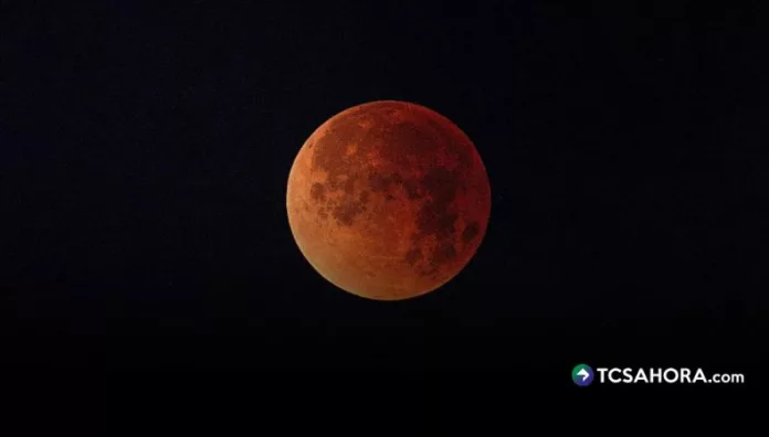 Un eclipse total de Luna transformó la madrugada de este 3 de marzo en un espectáculo rojizo que captó la atención de los salvadoreños.