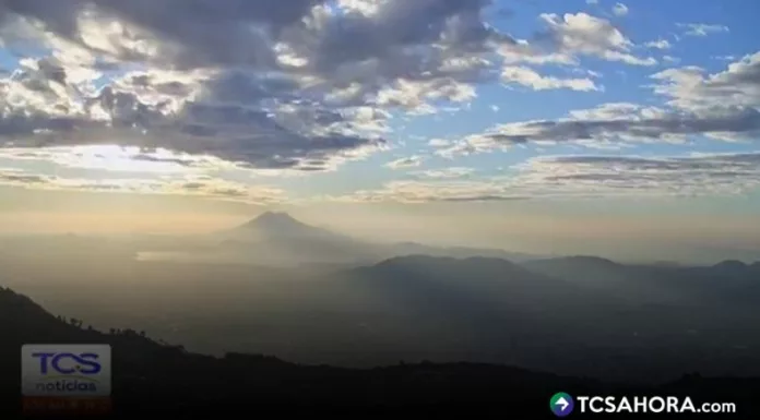 Se prevé que hoy, desde el mediodía, se tenga formación de nubosidad en zona montañosa norte y franja volcánica, con posibles lluvias.