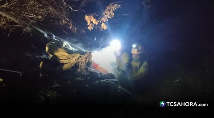 Socorristas recuperaron el cuerpo de un hombre en el río Acelhuate, en Aguilares, luego de caer desde una altura cercana a los 40 metros.