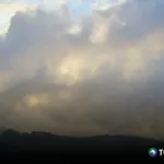 Jueves con nubosidad, algunas lluvias y mucho calor en el país