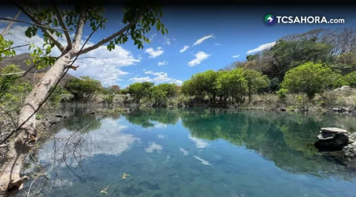Entre la vegetación de Metapán, la poza “El Hoyo de Gabriel” cautiva con sus aguas cristalinas y un paisaje que fascina a quienes la visitan.