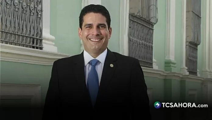 El exdiputado de ARENA y exalcalde de Santa Tecla, Roberto d’Aubuisson fue condenado por enriquecimiento ilícito, informó la Fiscalía General de la República.