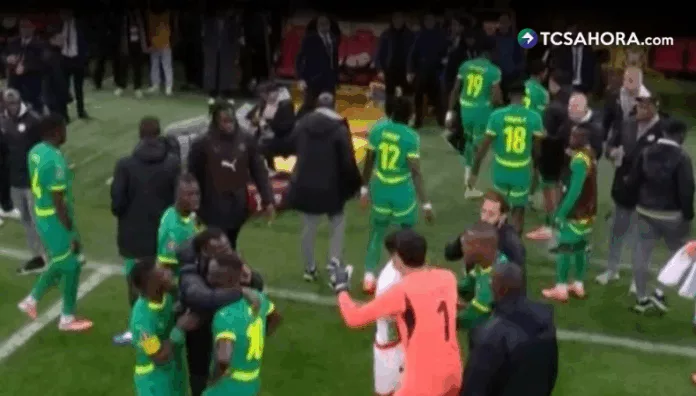 La CAF tomó una decisión sin precedentes al quitarle el título de la Copa Africana a Senegal y otorgárselo a Marruecos.