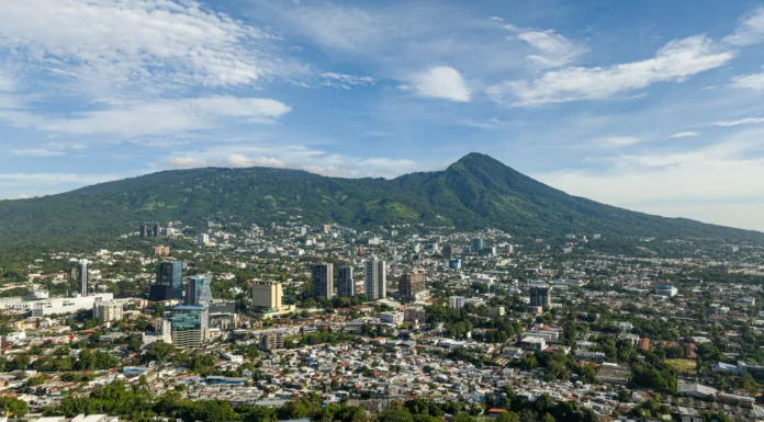 A pesar de que seguimos con ingreso de Vientos Nortes, las temperaturas continuarán altas, entre 31 ° y 37 ° Celsius. Mucho calor en el país.