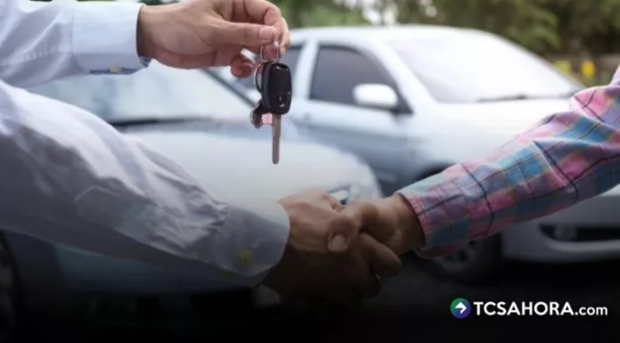 Los especialistas recomiendan verificar el estado mecánico y legal del vehículo antes de cerrar cualquier trato.