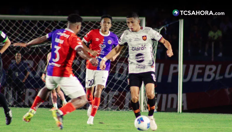 Presidente de Águila «calienta» el partido ante FAS