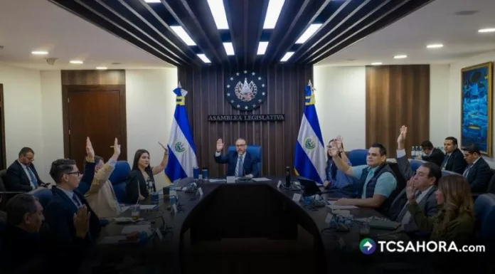 La Comisión Política de la Asamblea emitió un dictamen favorable para ratificar reforma a la Constitución para aplicar cadena perpetua.