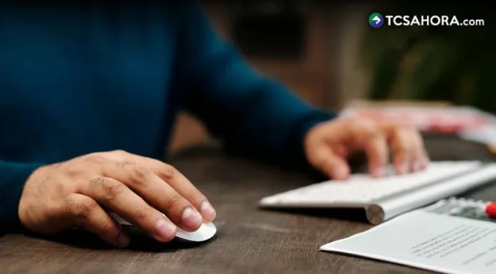 Uno de los errores más frecuentes es utilizar la misma contraseña en diferentes plataformas o incluir datos personales.