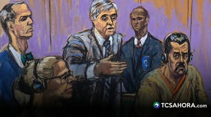 Nicolás Maduro y su esposa comparecieron este jueves ante un tribunal de Estados Unidos. Juez rechazó frenar cargos y el caso sigue.