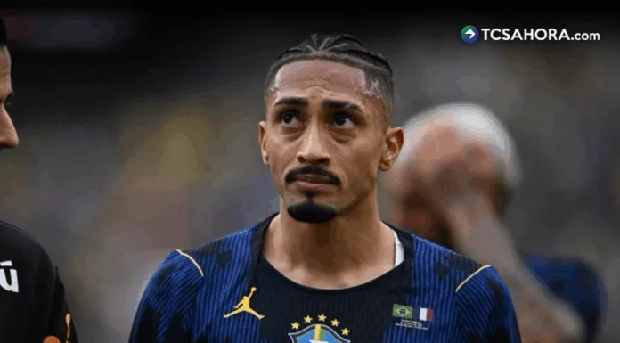 Saltan las alarmas en el Barcelona y la 'Canarinha'. Raphinha tuvo que retirarse lesionado ante Francia tras sufrir un pinchazo muscular.