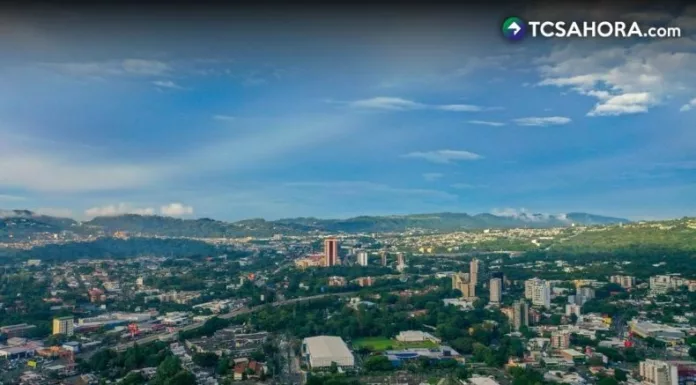 Clima caluroso y lluvias puntuales se esperan para este lunes en todo el territorio salvadoreño, según el Ministerio de Medio Ambiente.