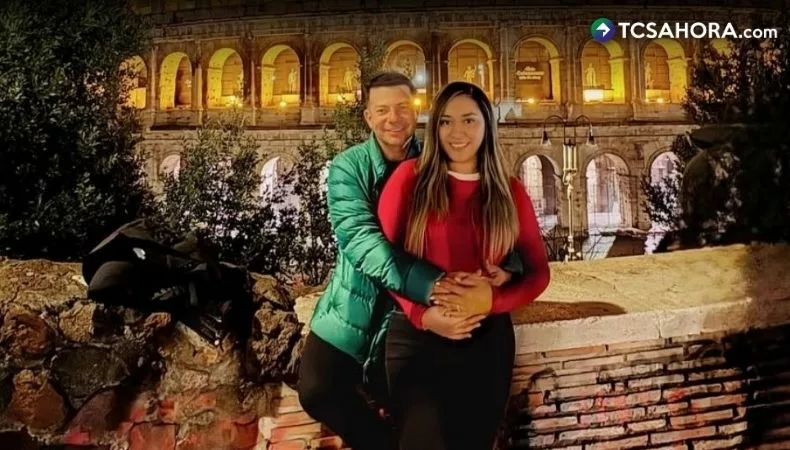 Carlos Iraheta y su esposa Katia Flores Iraheta anunciaron, a través de redes sociales, que esperan la llegada de su primer bebé.