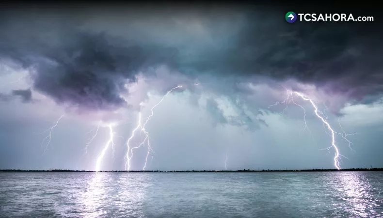 Advertencia por fuertes tormentas y riesgo de inundaciones en 11 estados de EE. UU.
