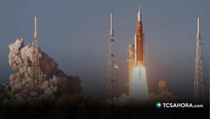 La NASA lanzó con éxito Artemis II, que lleva a cuatro astronautas en el primer viaje tripulado al entorno lunar desde el programa Apolo.