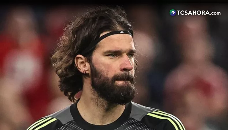 Alisson contradice a Slot: descarta nueva lesión y apunta a regresar a finales de abril